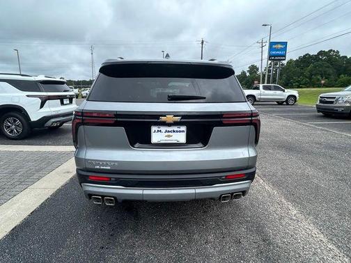 Sterling Gray Metallic 2026 Chevrolet Traverse LT