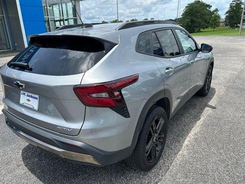 Sterling Gray Metallic 2025 Chevrolet Trax ACTIV