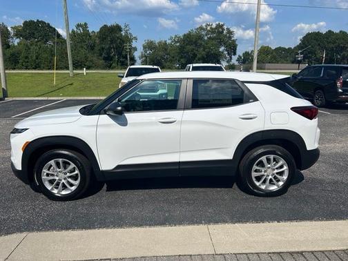 Summit White 2026 Chevrolet Trailblazer LS