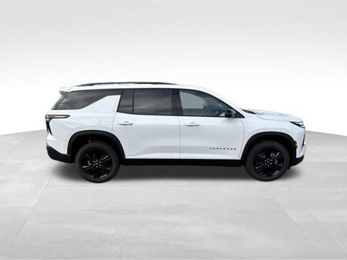 Summit White 2027 Chevrolet Traverse LT