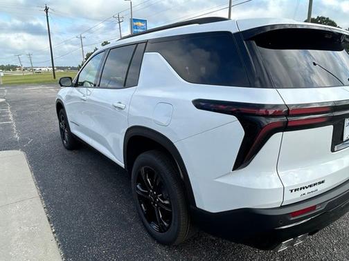 Summit White 2027 Chevrolet Traverse LT