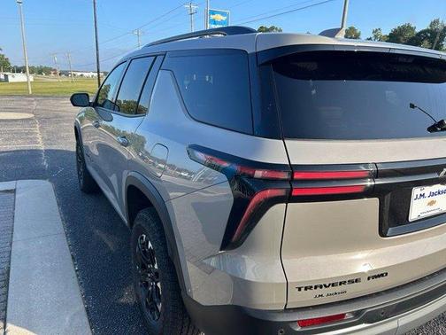 Sandstone Gray 2027 Chevrolet Traverse Z71