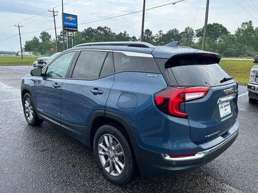 Metallic 2024 GMC Terrain SLT