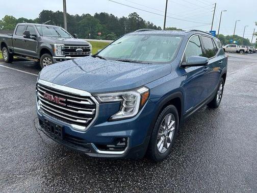 Metallic 2024 GMC Terrain SLT
