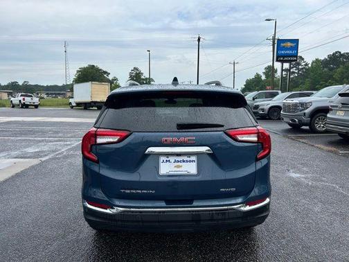 Metallic 2024 GMC Terrain SLT