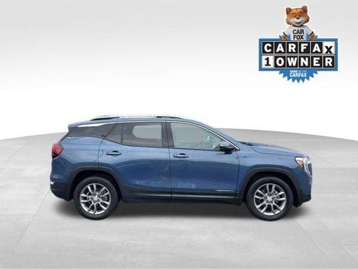 Metallic 2024 GMC Terrain SLT
