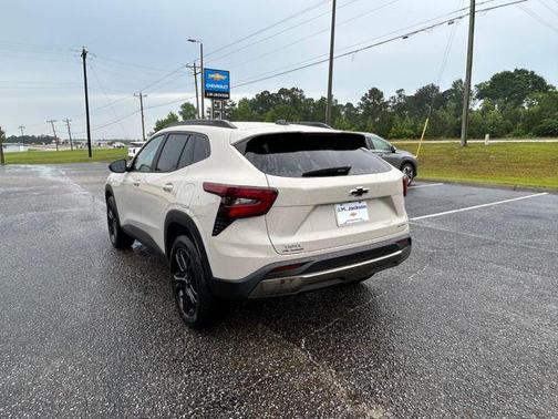 White Sand 2026 Chevrolet Trax ACTIV
