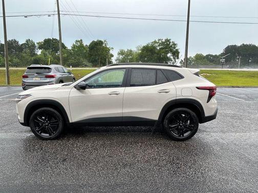 White Sand 2026 Chevrolet Trax ACTIV