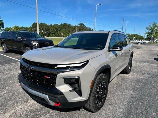 Sandstone Gray 2026 Chevrolet Traverse Z71