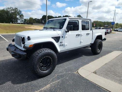 2023 Jeep Gladiator Sport