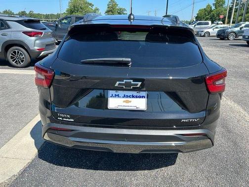 Mosaic Black Metallic 2026 Chevrolet Trax ACTIV