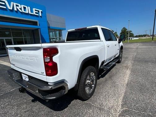 Summit White 2026 Chevrolet Silverado 2500 LT