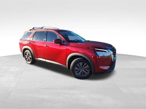 2022 Nissan Pathfinder SV