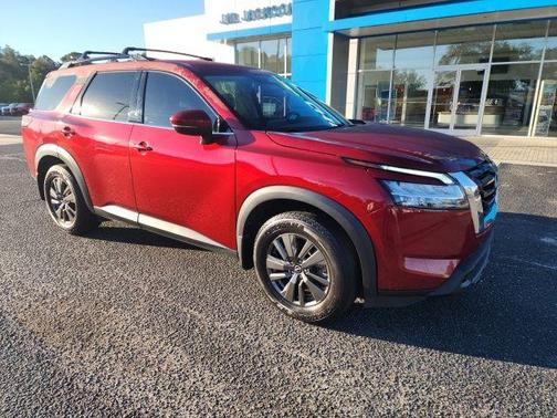 2022 Nissan Pathfinder SV