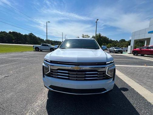 Polar White 2026 Chevrolet Suburban Premier