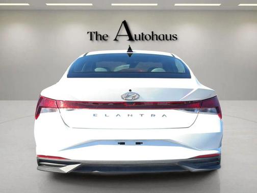 2021 Hyundai ELANTRA SE