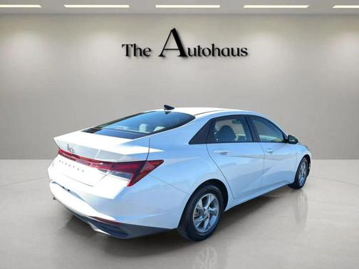 2021 Hyundai ELANTRA SE