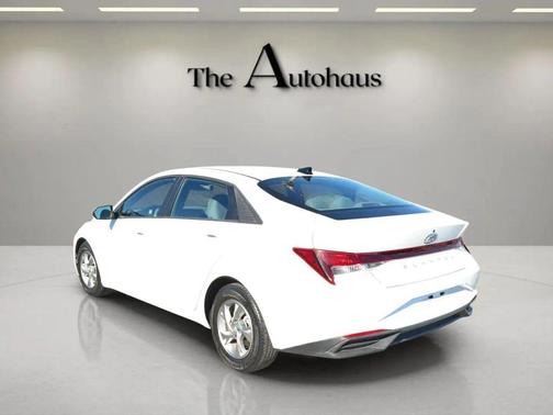 2021 Hyundai ELANTRA SE