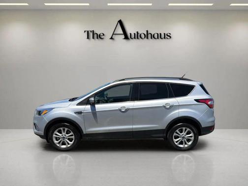 Ingot Silver Metallic 2018 Ford Escape SE