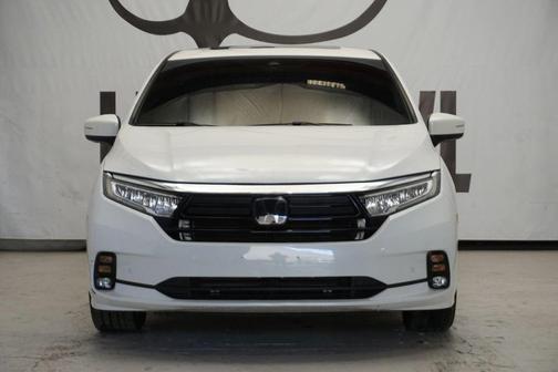 White 2024 Honda Odyssey Elite