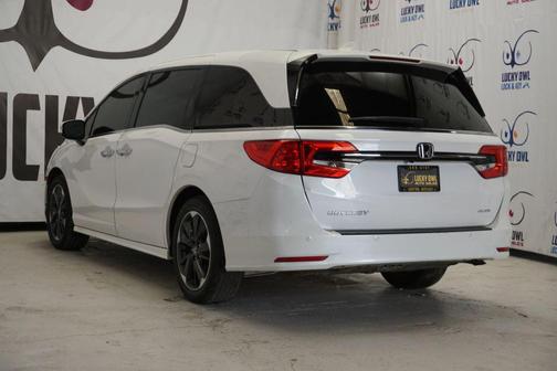 White 2024 Honda Odyssey Elite