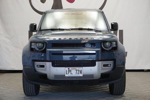 2025 Land Rover Defender 110 P300