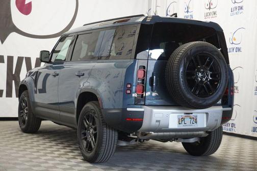 2025 Land Rover Defender 110 P300