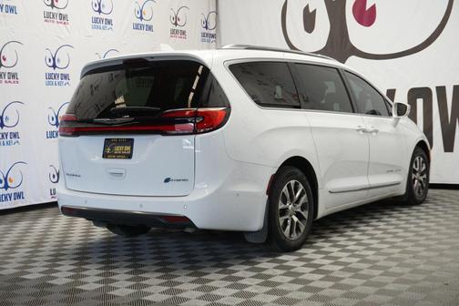 2022 Chrysler Pacifica L