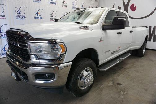 2024 RAM 3500 Big Horn Crew Cab 4x4 8' Box