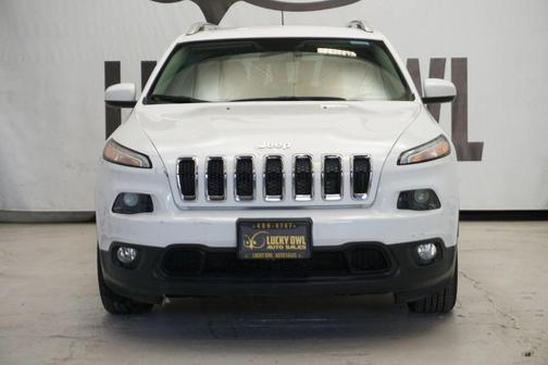 White 2018 Jeep Cherokee Latitude
