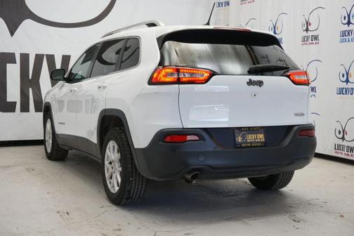 White 2018 Jeep Cherokee Latitude