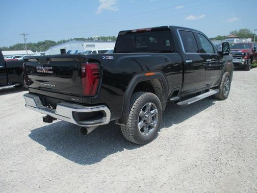 2025 GMC Sierra 2500 SLT