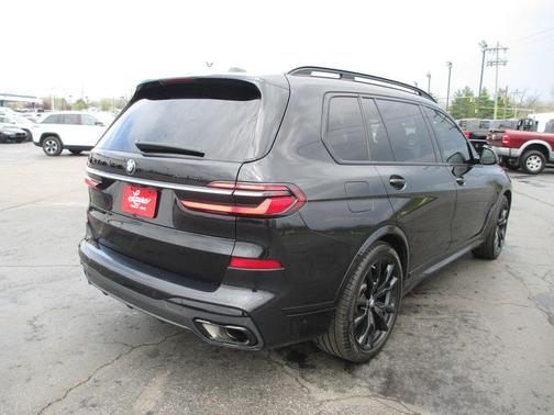 Black Sapphire Metallic 2023 BMW X7 xDrive40i