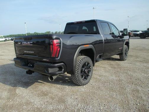 2025 GMC Sierra 2500 AT4