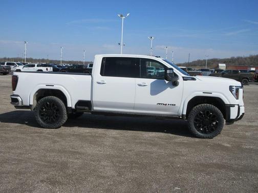 2025 GMC Sierra 2500 AT4