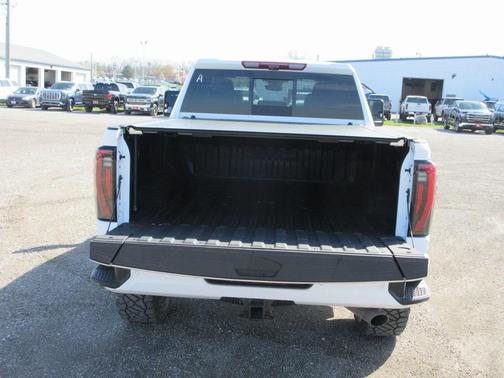 2025 GMC Sierra 2500 AT4