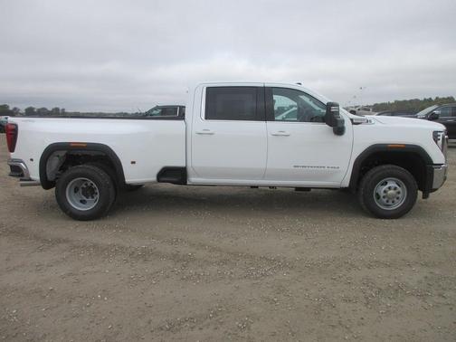 2026 GMC Sierra 3500 SLE
