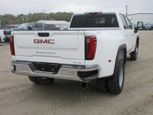2026 GMC Sierra 3500 SLE