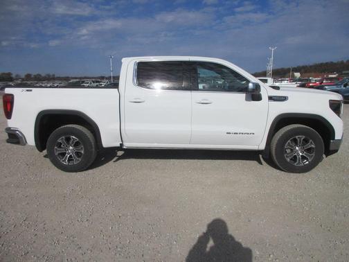 2026 GMC Sierra 1500 SLE