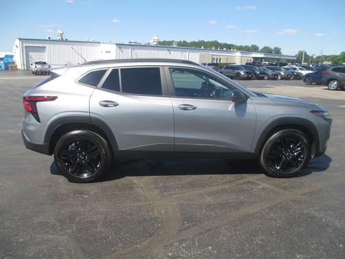 Sterling Gray Metallic 2025 Chevrolet Trax ACTIV