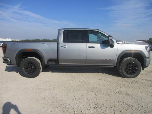 2025 GMC Sierra 2500 AT4