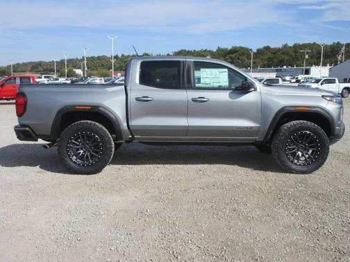 2025 GMC Canyon AT4