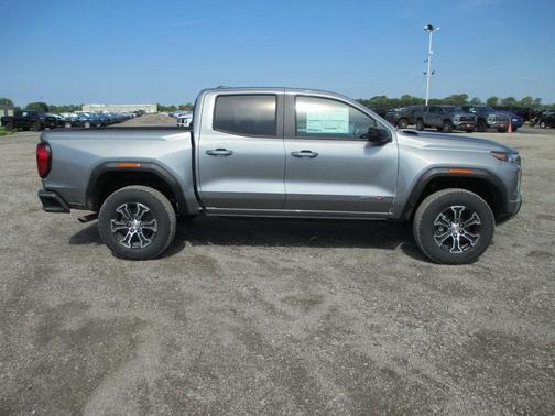 2025 GMC Canyon AT4