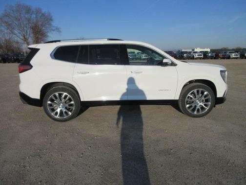 2025 GMC Acadia Denali