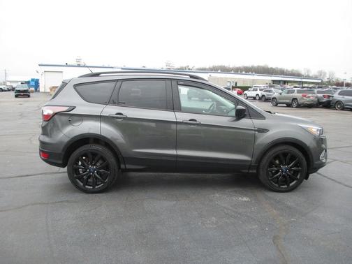 Magnetic Metallic 2017 Ford Escape SE