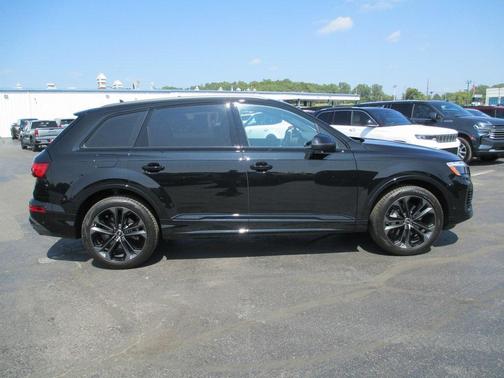 2025 Audi Q7 55 Premium Plus