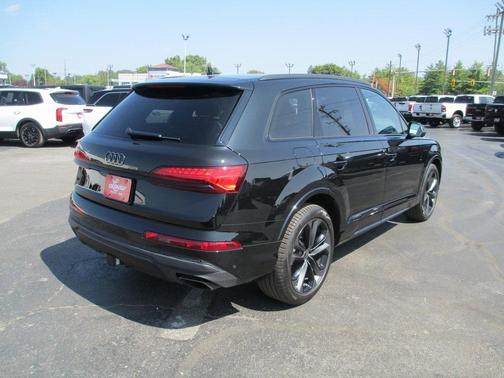 2025 Audi Q7 55 Premium Plus