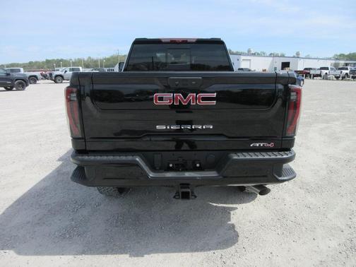 2025 GMC Sierra 2500 AT4