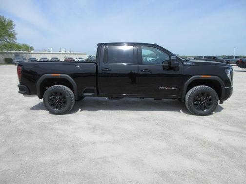 2025 GMC Sierra 2500 AT4