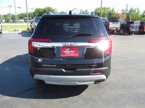 2022 GMC Acadia SLT